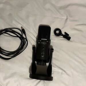 Black USB Microphone for Professional Recording